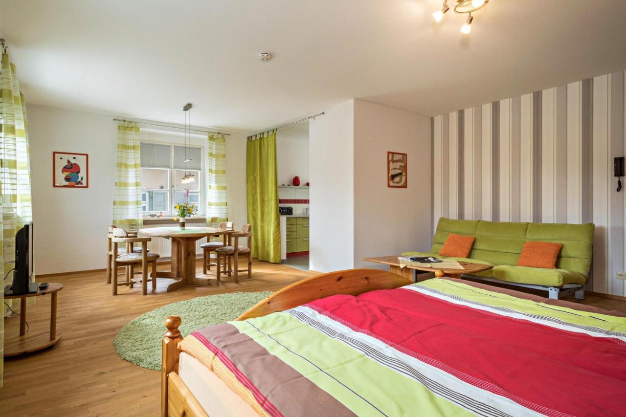 Ferienwohnung Am Schloss Heiligenborn Dış mekan fotoğraf