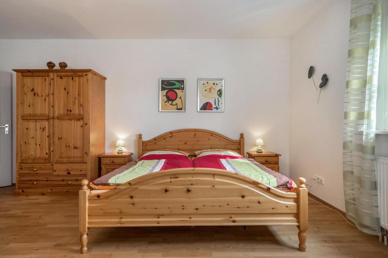 Ferienwohnung Am Schloss Heiligenborn Dış mekan fotoğraf